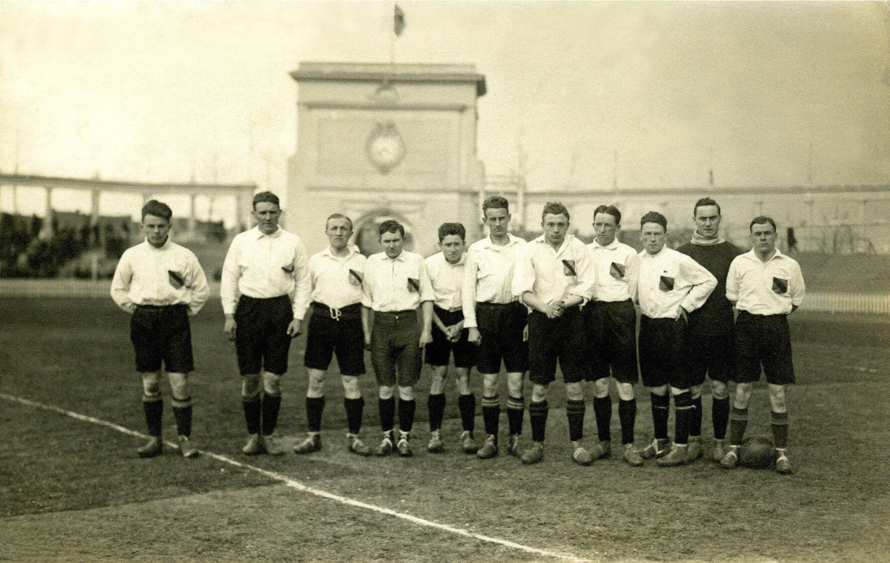 Het NAC elftal wat op 27 maart 1921 in Antwerpen tegen Beerschot oefent.