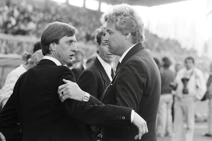hansverel en johan_cruijf tijdens de bekerfinale in Stadion de Meer in 1986.